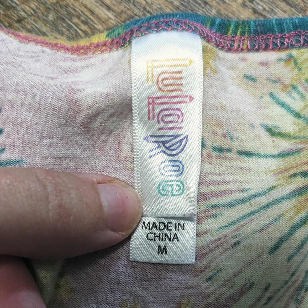 Lularoe tee - Picture 2 of 2